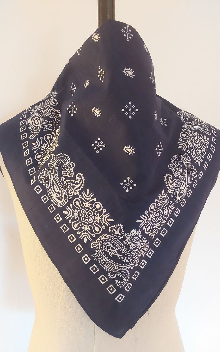 Foulards & écharpes: Baumwolltuch quadratisch dunkelblau – Neuf avec emballage d'origine à Köniz par scopello12