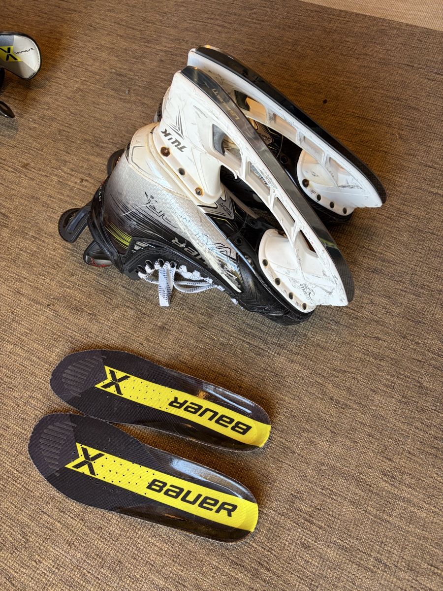 Bauer Pattini da ghiaccio: Bauer Vapor HyperLite 2, Grösse 8.5 Fit 2 – Usato da Hinwil venduto da rubinstar4 4