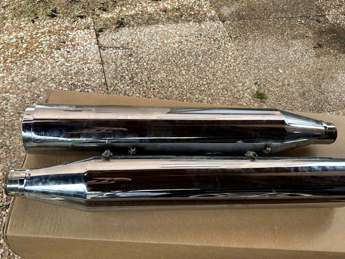 Harley-Davidson Sistemi di scarico: Pots Harley Davidson Slim – Usato da Vufflens-la-Ville venduto da newlifegva 1