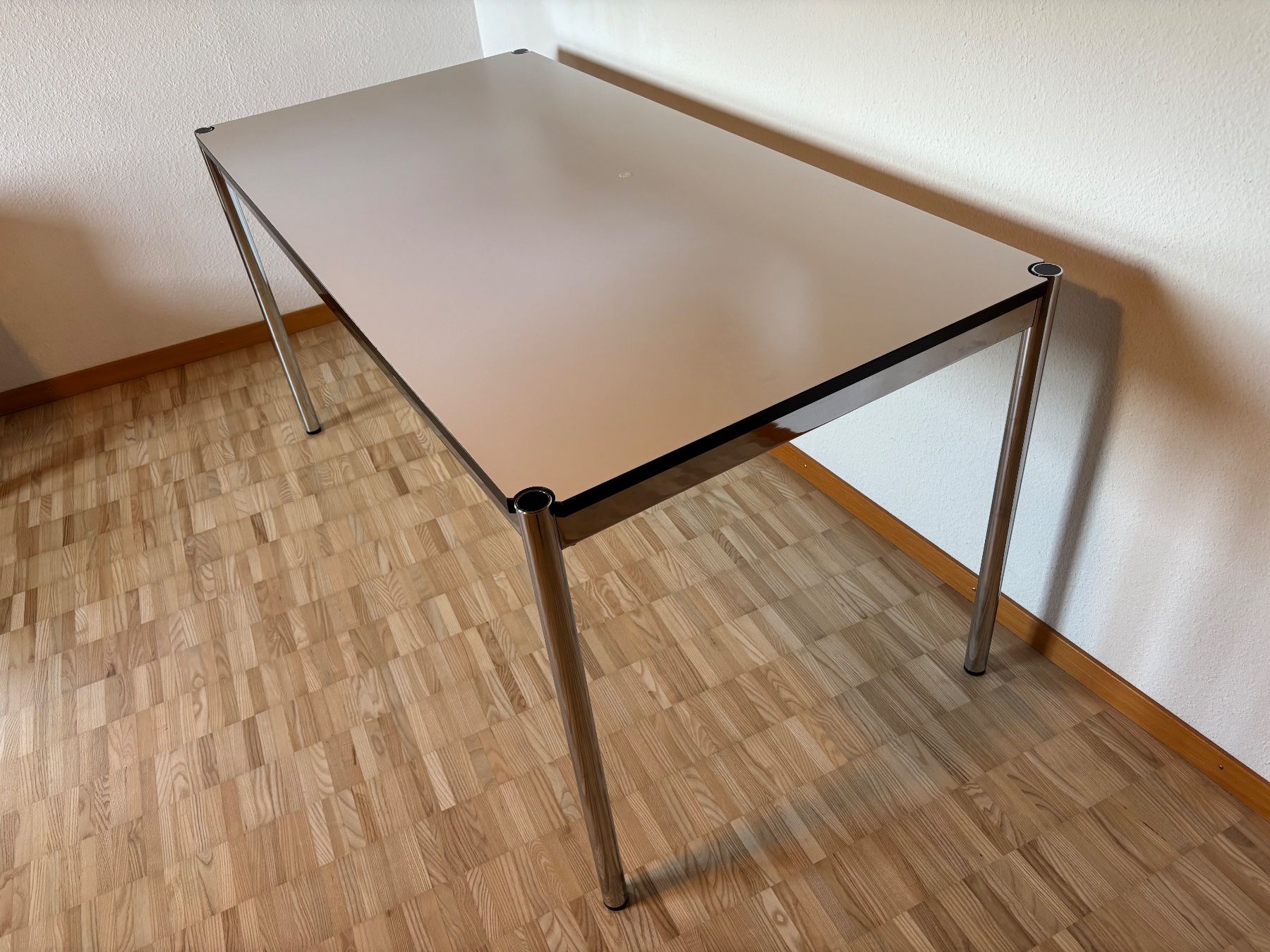 USM Bureaux: USM Haller Schreibtisch – D'occasion à Feldbach par Olive1 1