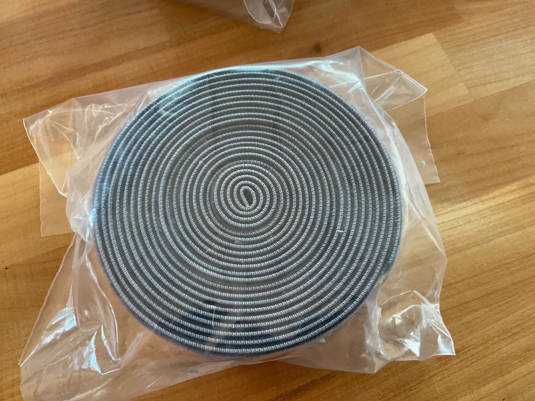 Tessuti: Samt Textilband elastisch 345 cm lang ( Antrazit ) – Nuovo (secondo la descrizione) da Rümlang venduto da baselsale1 1