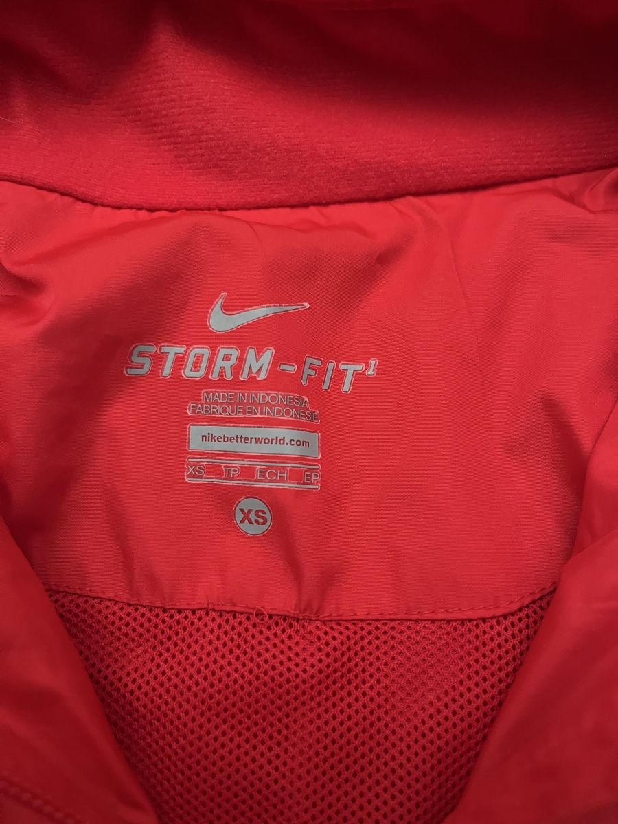 Nike Vestes: Nike Storm-FIT Damen Training Jacke – D'occasion à Reinach BL par Wasser20052011 3