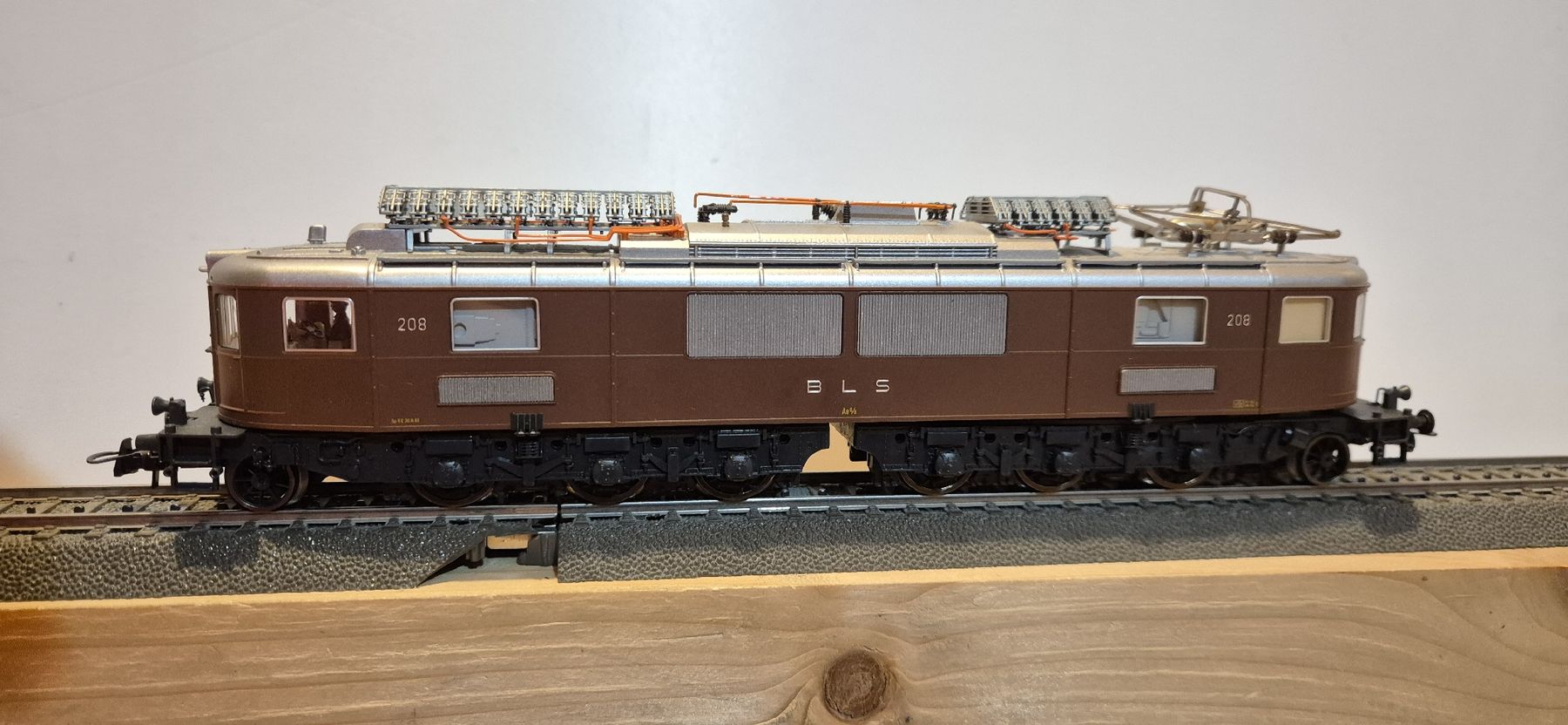 Roco Modelleisenbahnen: Roco 43952 BLS Ae 6/8 Digital AC – Gebraucht aus Illhart von Markus203 3
