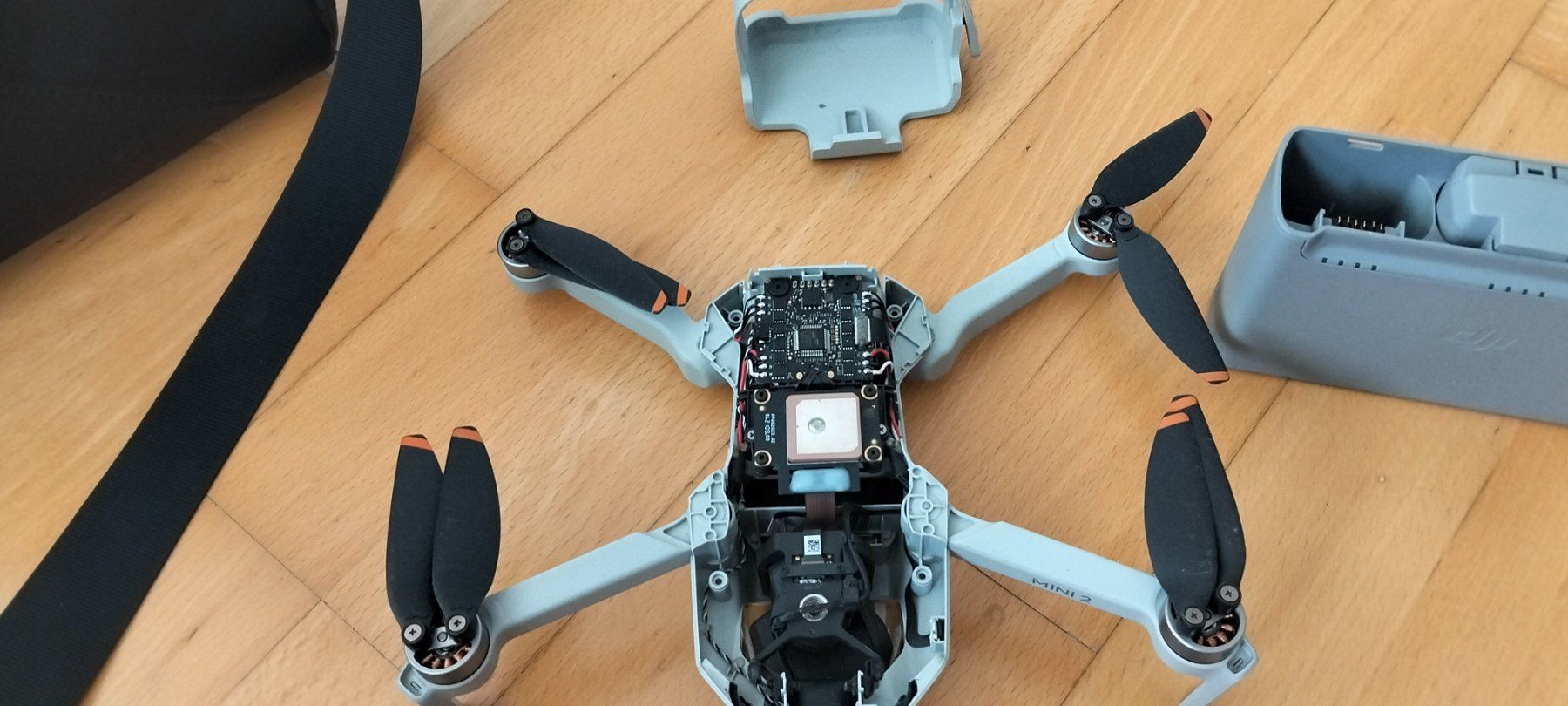 DJI Modellismo RC: DJI Mini 2 Ersatzteilspender – Difettoso da Waldkirch venduto da medstar 1