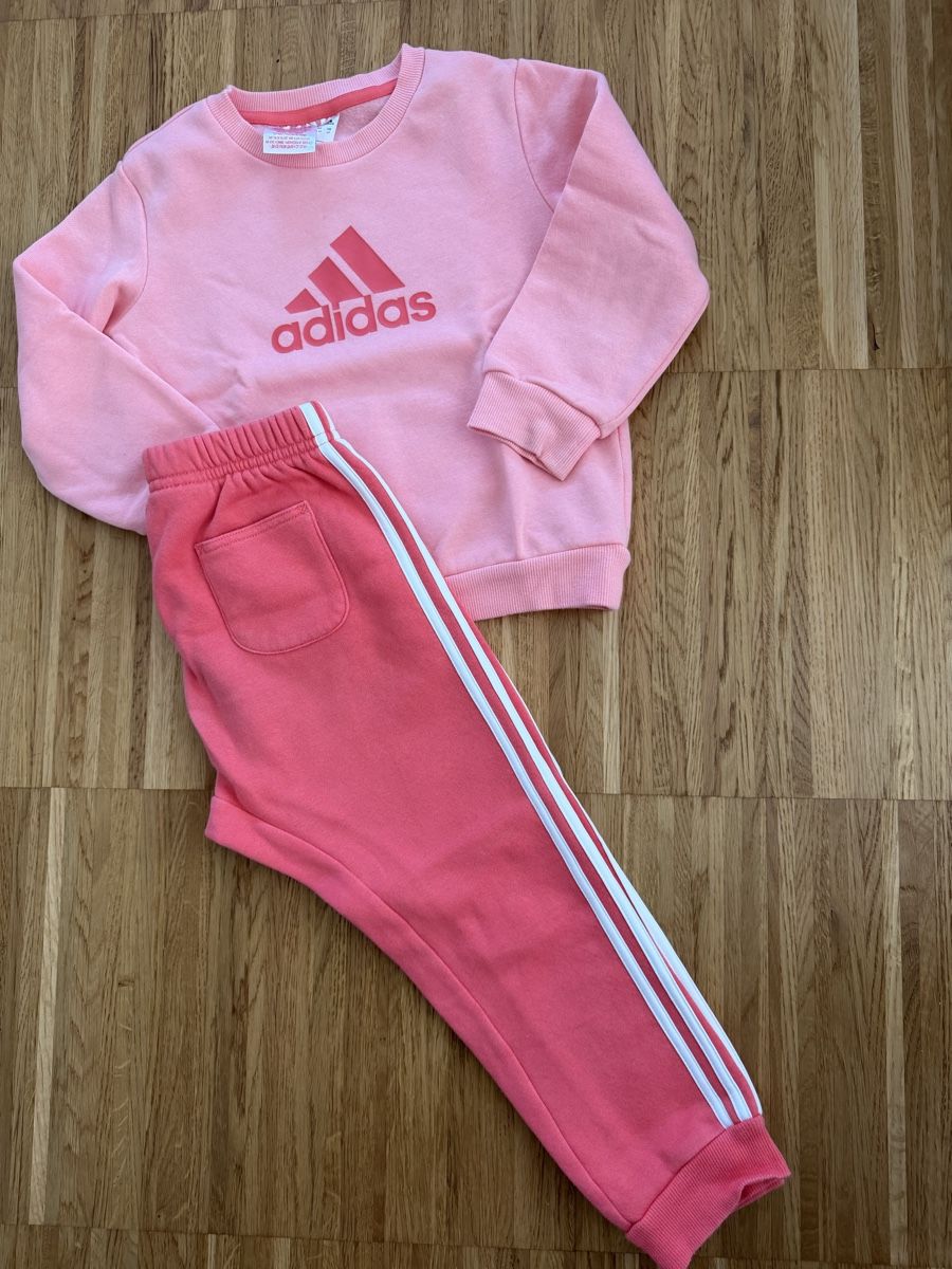Adidas Ensembles coordonnés: Adidas Training Hose und Pullover  – D'occasion à Flüelen par Lulu2204