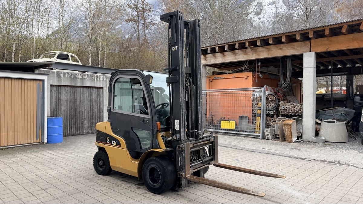 Caterpillar Carrelli elevatori e a forche: CAT Stapler DR25N Top! – Usato da Bonaduz venduto da A13_Automobile