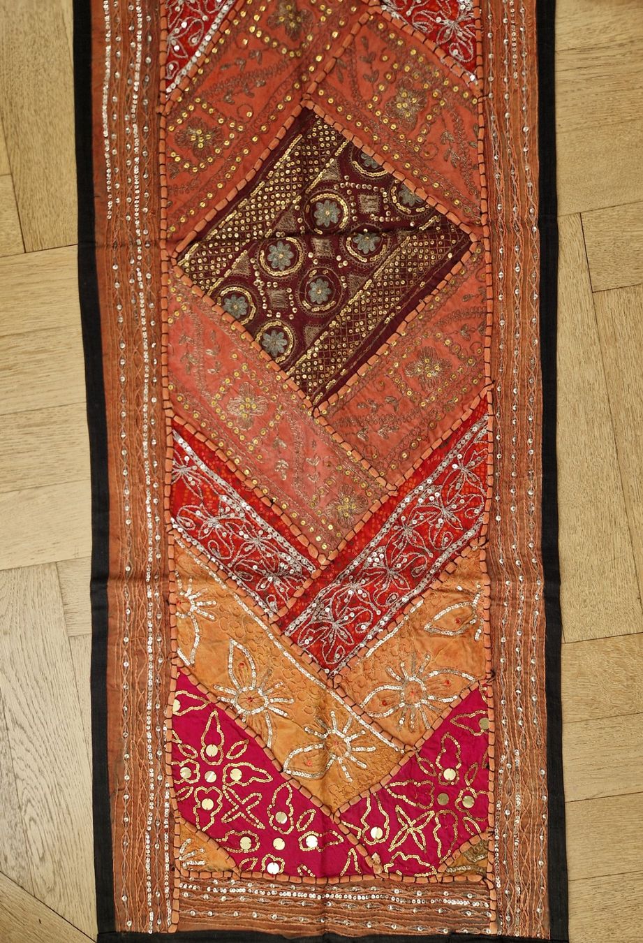 Tessuti: Tischläufer / Indischer Patchwork Handbestickt mit Pailetten – Usato da Küsnacht ZH venduto da 2011_ 7