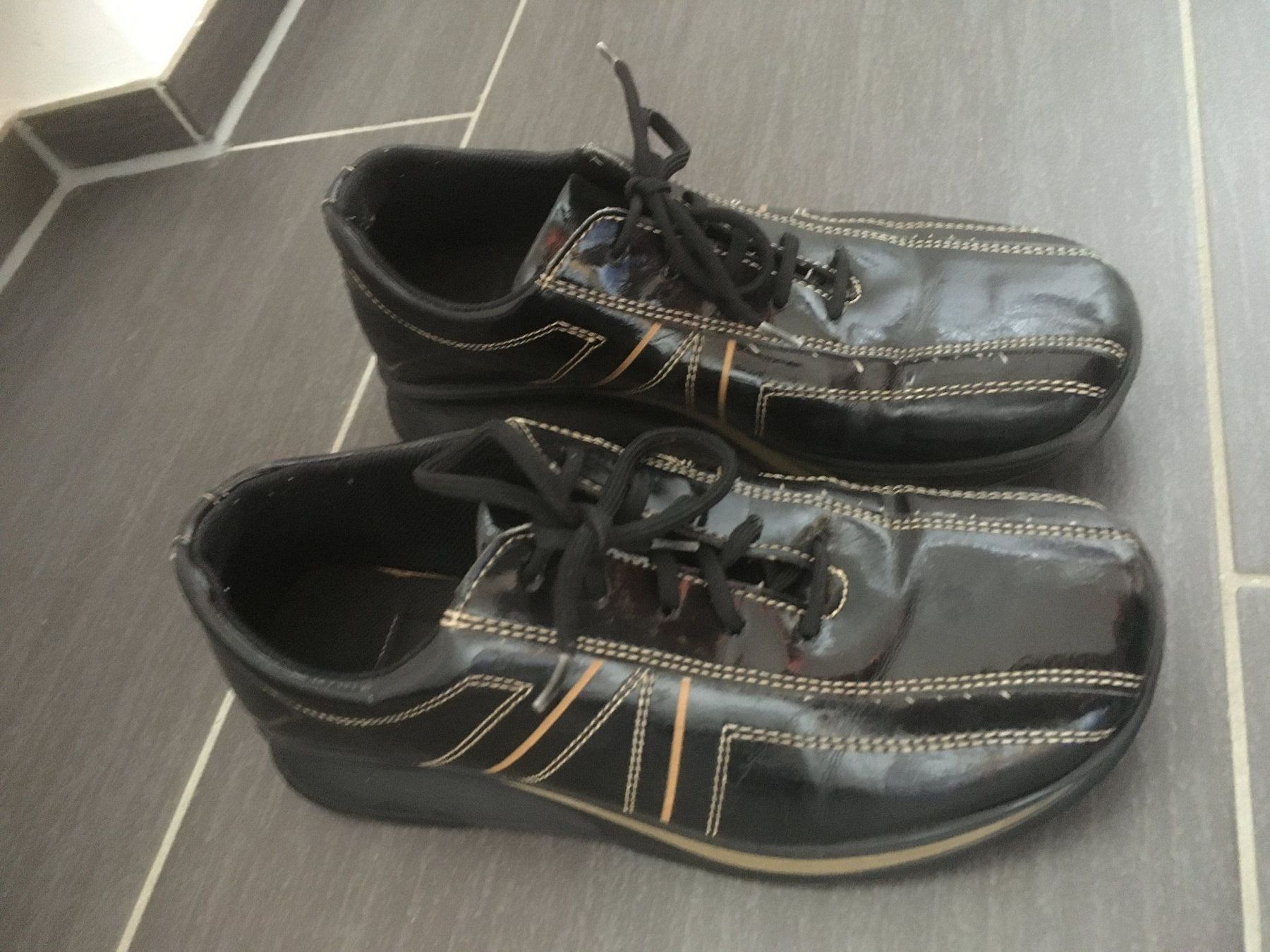 Scarpe da donna: Sneaker schwarz Gr. 37/38 – Usato da Büsingen venduto da aue_2mh6 2