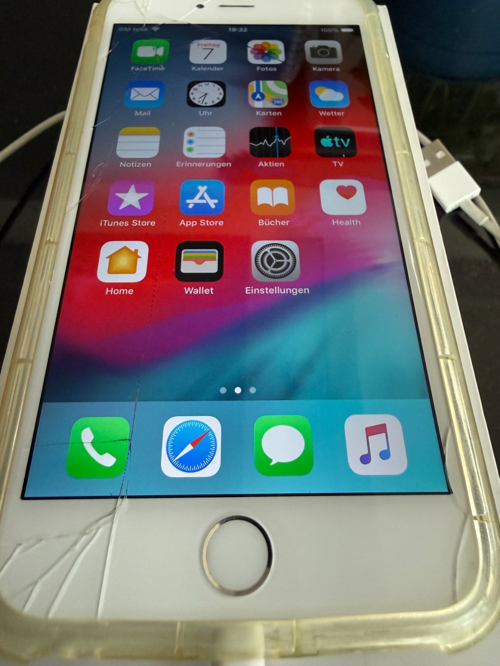 Apple Handys / Smartphones: Apple iPhone 6 Plus weiss, mit Verpackung und Ladekabel – Gebraucht aus Unterengstringen von Tnovus 1