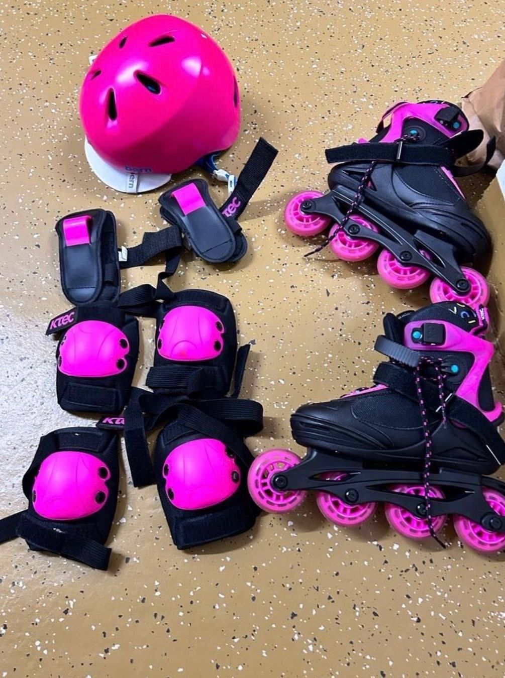 Patins à roul. & inline: Rollschuhe – D'occasion à Walenstadt par ann_qsm8