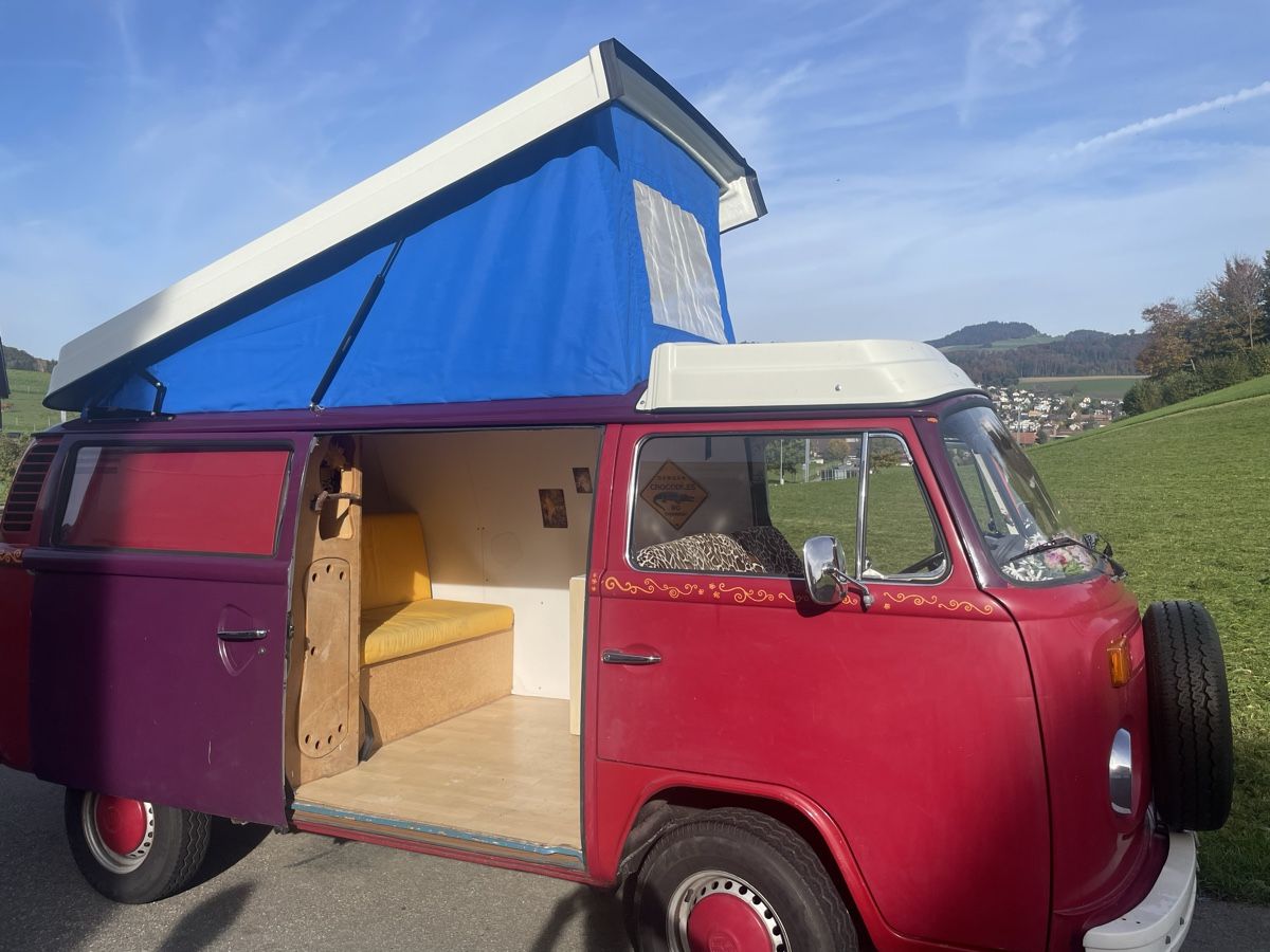 VW Veicoli da campeggio: VW T2 Camper, restauriert – Usato da Rüfenacht BE venduto da nad_t77n 2