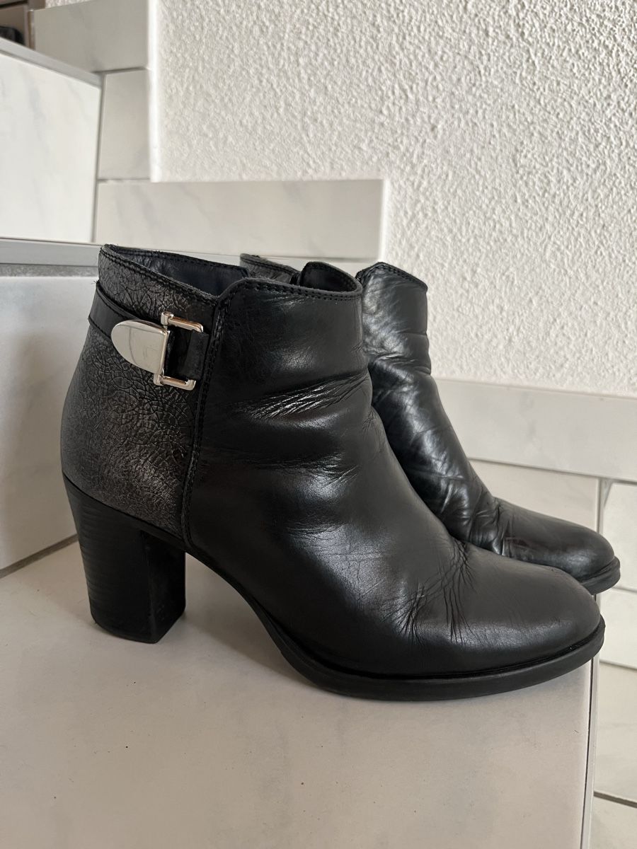 Scarpe da donna: schwarze Stiefeletten - – Usato da Jonschwil venduto da juliana_pluess