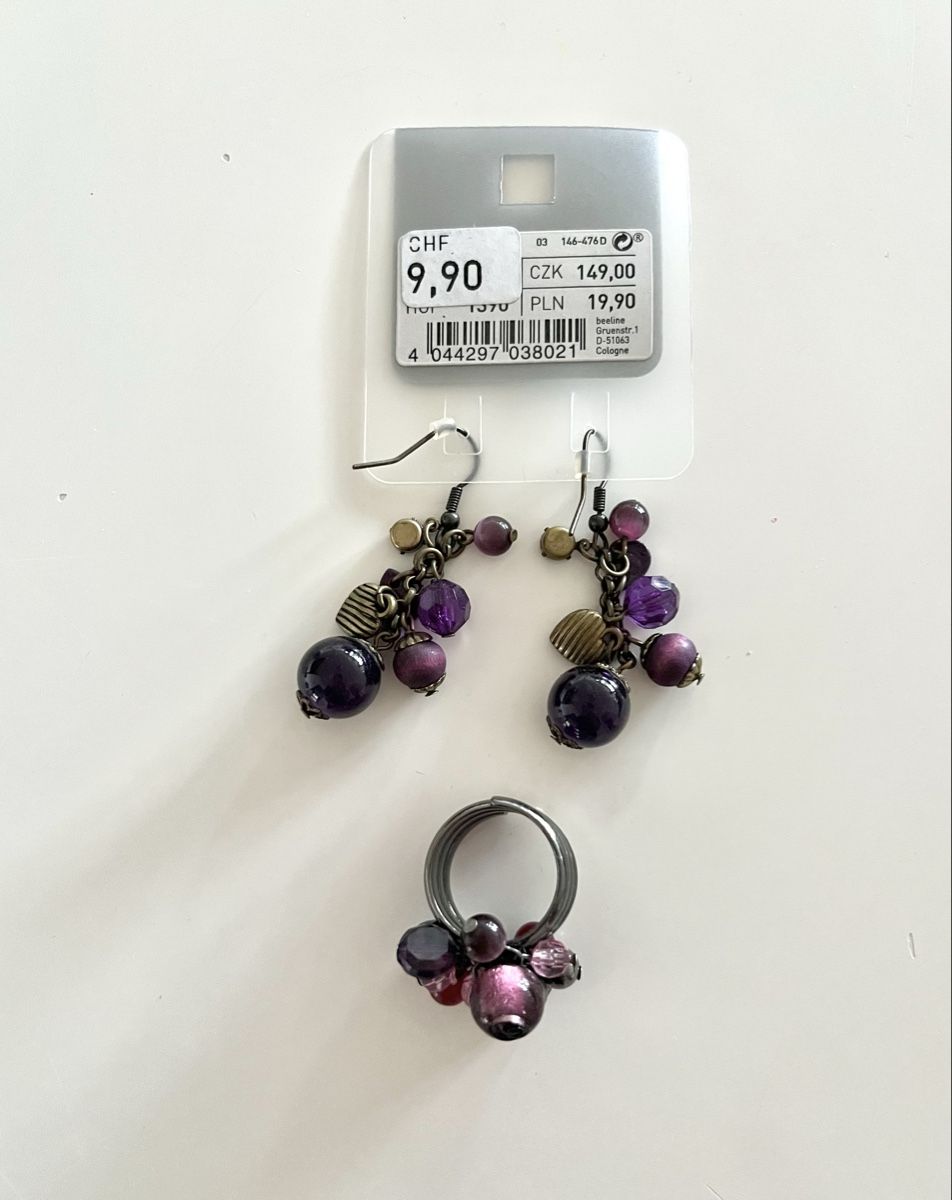 Orecchini pendenti & Orecchini a lobo: NEUE LILA OHRRINGE UND RING SET – Nuovo e nell'imballaggio originale da Basel venduto da JJ.Elena 1