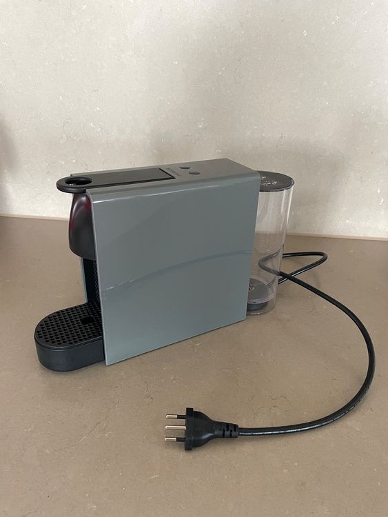 Nespresso Essenza mini + descaling kit + capsules Kaufen auf Ricardo
