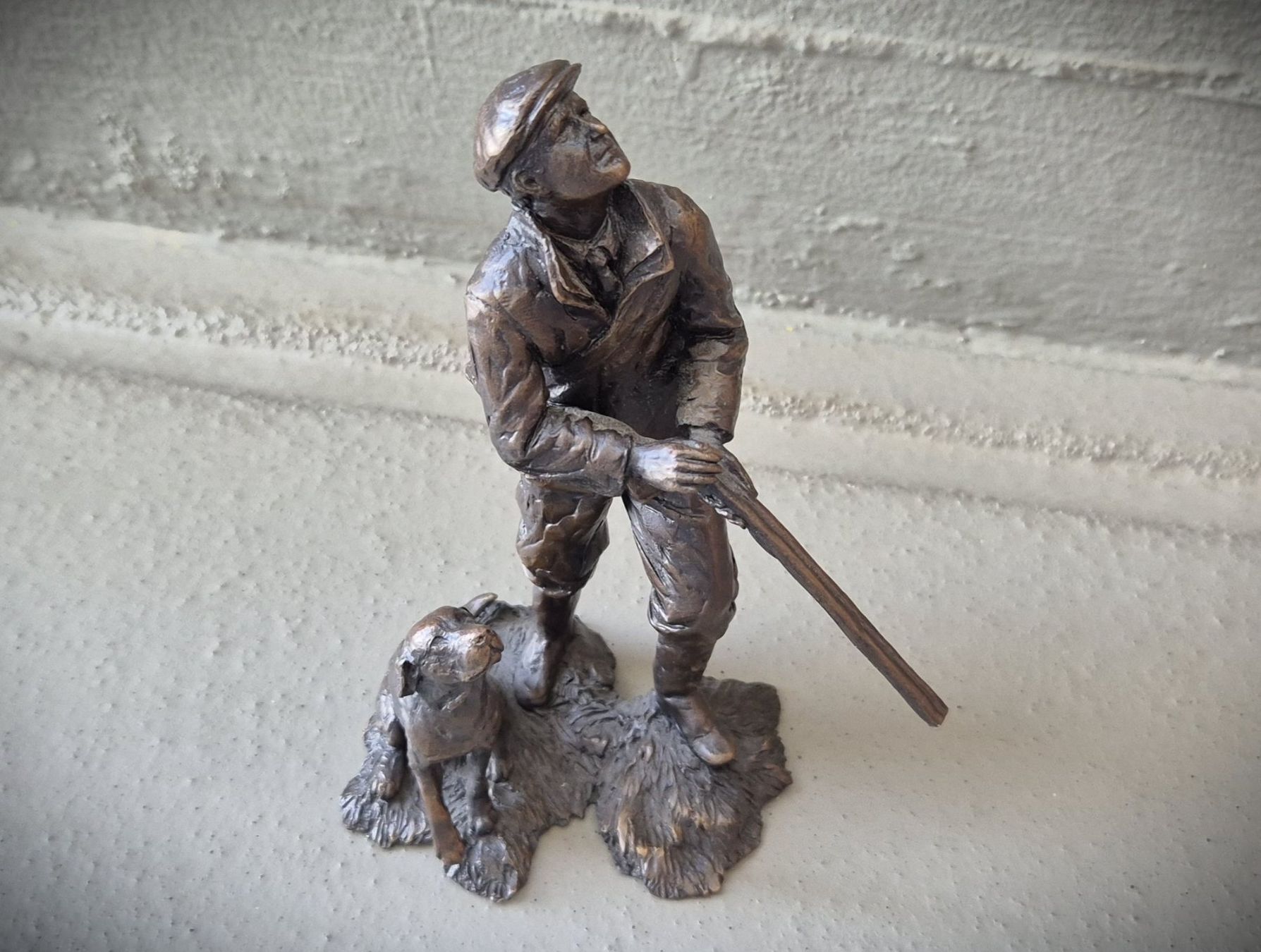 Statuette: Bronzefigur: Jäger mit Hund – Usato da Zürich venduto da brinkosos 1