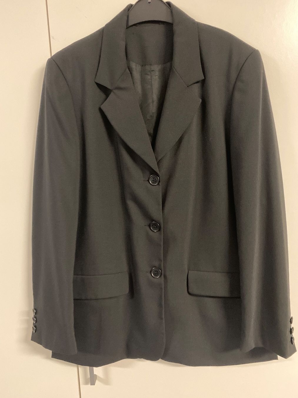 Jacken: Blazer 54 % Wolle Gr. 38/40 – Gebraucht aus Biel-Benken BL von PANORMUS