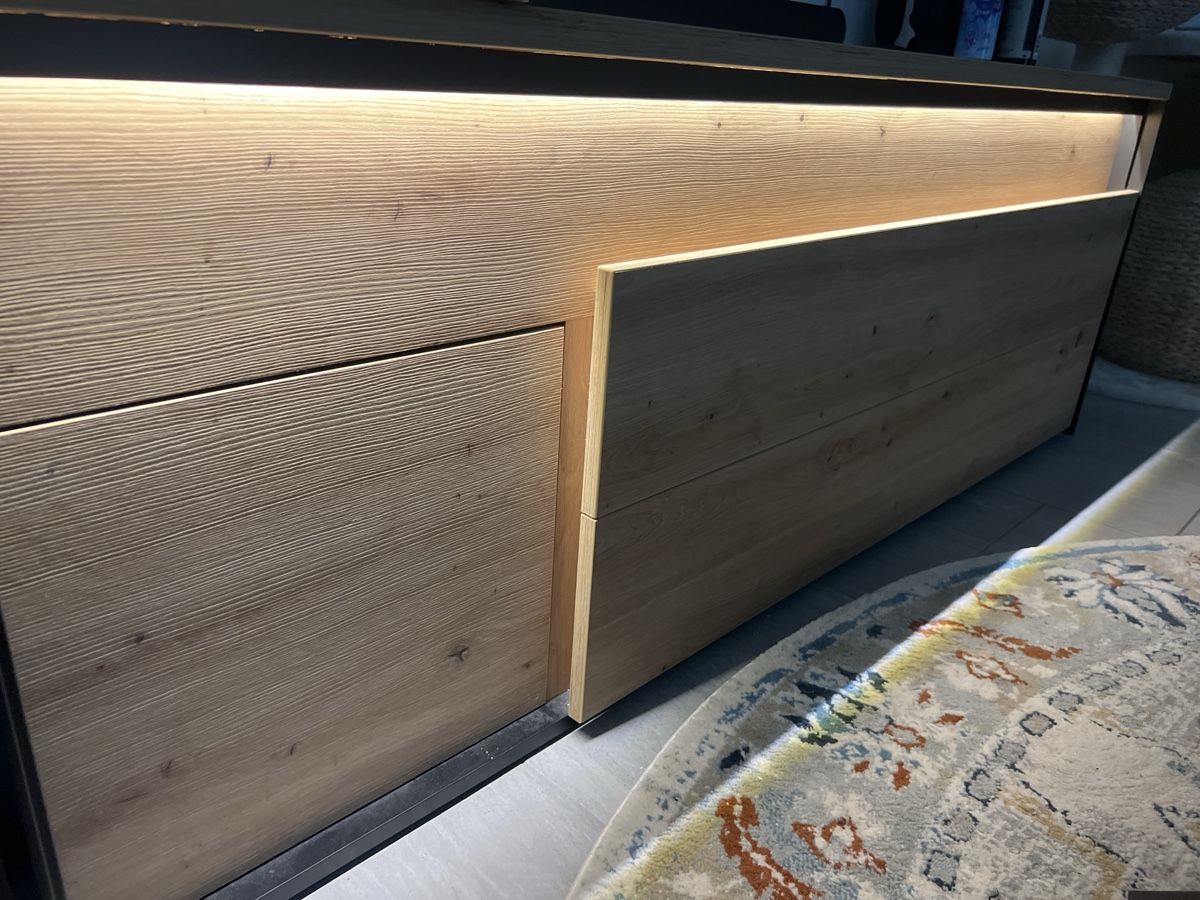Mobili TV: Sideboard mit Beleuchtung: Modern & Chic – Usato da Dottikon venduto da eni_s6zb 1