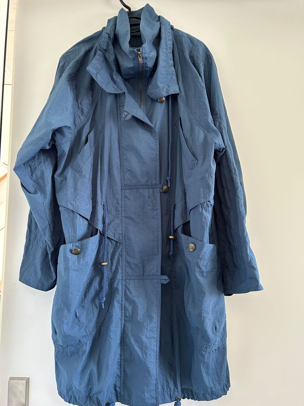 Cappotti: Windjacke Damen in Blau Gr 40/42 – Usato da Dietikon venduto da iksan