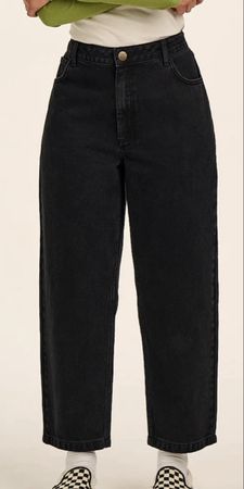 Straight Leg Denim Jeans in Washed Black