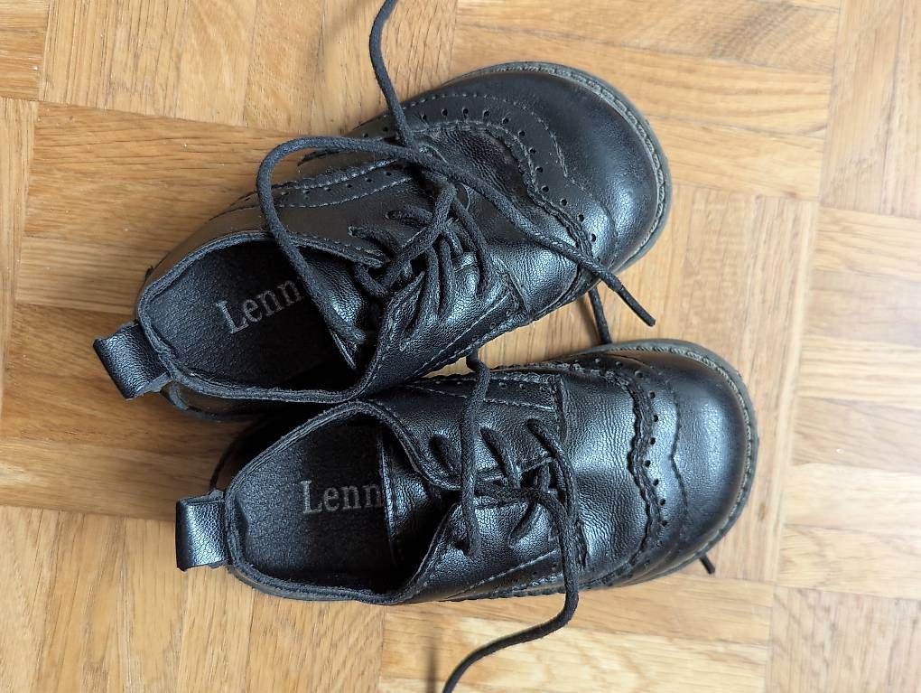 Scarpe per ragazzi: Schwarze Schuhe, Gr. 23 – Usato da Wittenbach venduto da Arnold1503 2