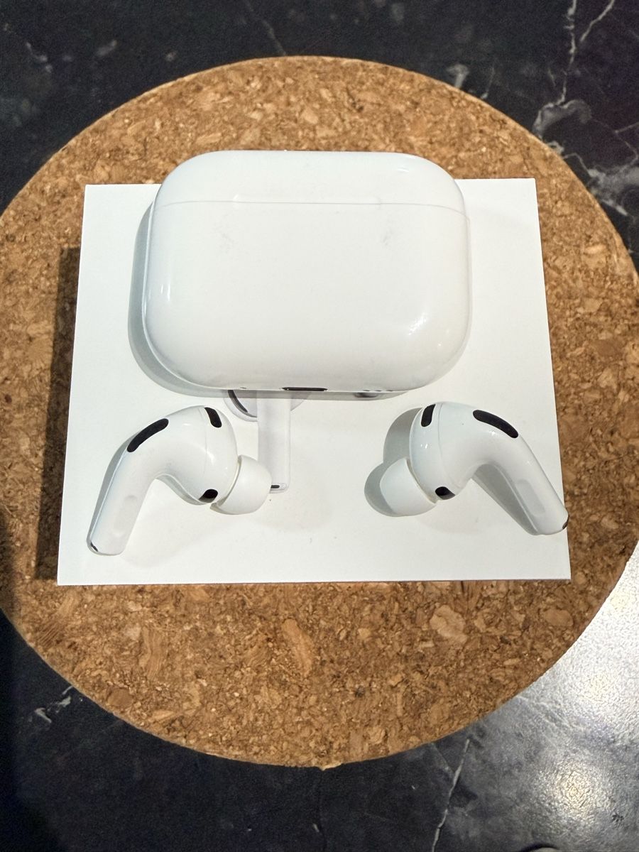 Apple Kopfhörer: AirPods Pro 3  – Gebraucht aus Pomy von Asw.luxury