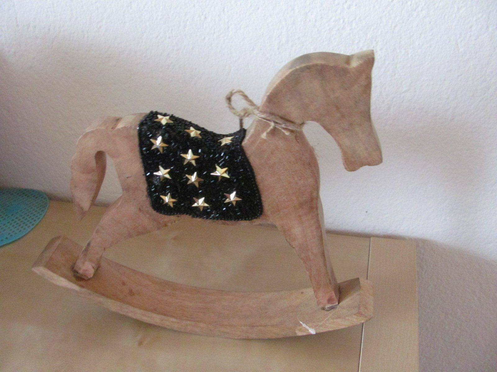 Tutte le decorazioni: Schaukelpferd Holz mit Sternen – Usato da Gümligen venduto da Fantapanda 2