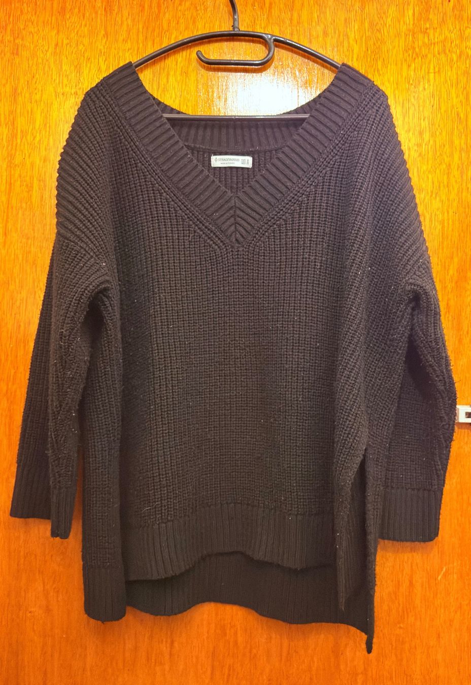 Stradivarius Pullover & Sweatshirts: • Schwarzer Pullover von Stradivarius • – Gebraucht aus Basel von mendoza13
