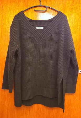 • Schwarzer Pullover von Stradivarius •