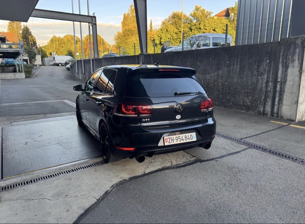 VW Automobili: VW Golf 6 GTI Edition 35 – Usato da Rüti ZH venduto da Silas17 5
