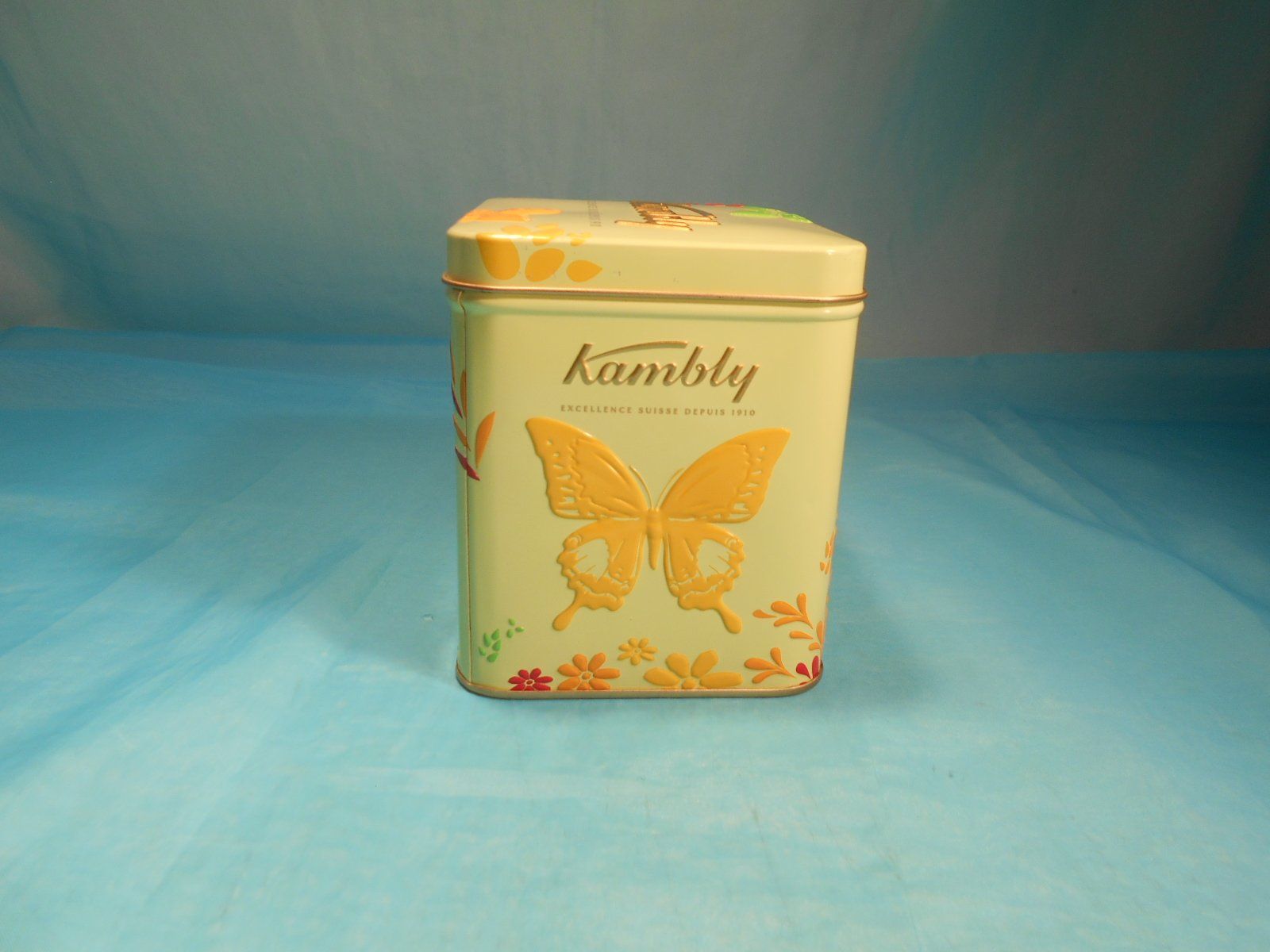 Kambly Altro in Decorazioni & Accessori: Kambly Blechbüchse mit Schmetterlingen, hellgrün – Usato da Bellach venduto da JingleCherry 1