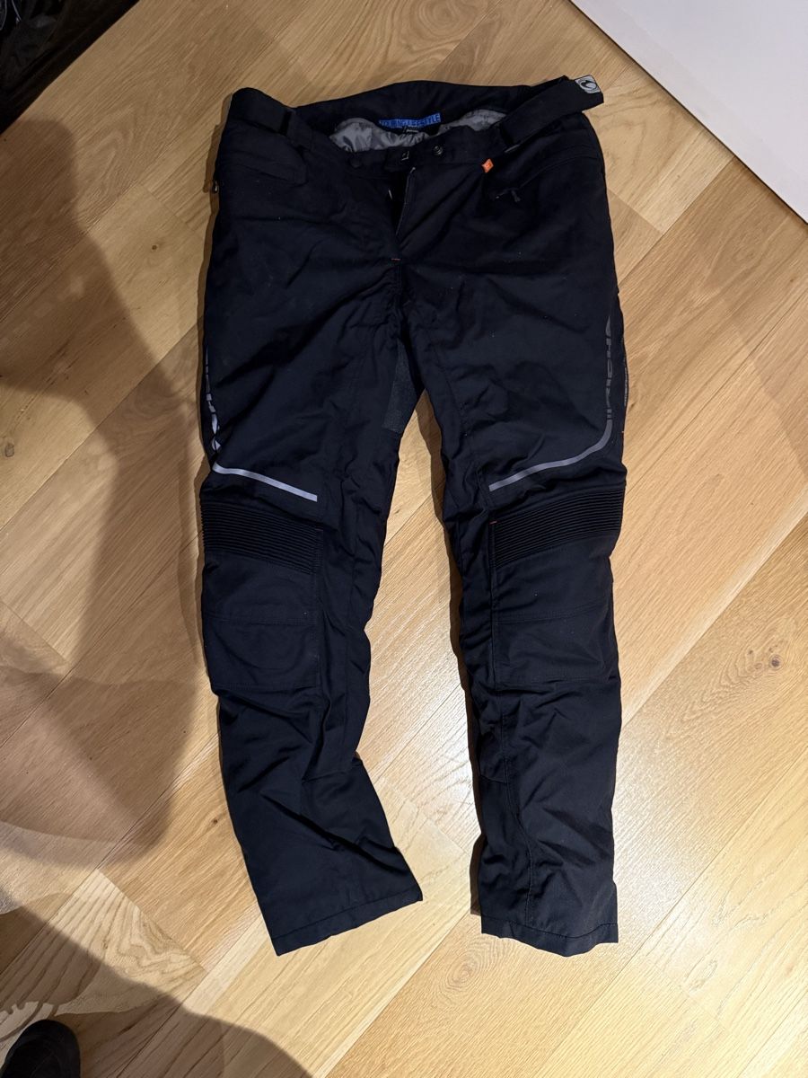 Pantaloni: Richa Damen Motorradhose – Usato da Rickenbach ZH venduto da dza_fvg8