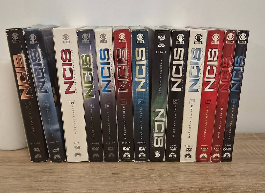 Tutti i DVDs: NCIS,GREY'S.ANOTOMY,DR HOUSE – Usato da Bouveret venduto da lagartha 2
