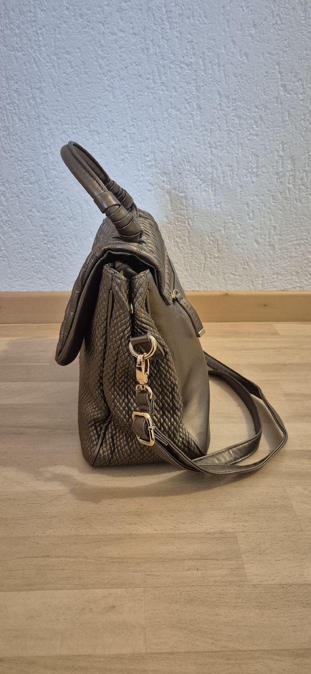 Borse da donna: Handtasche in Bronze Optik – Usato da Schwyz venduto da Vesparider01 2
