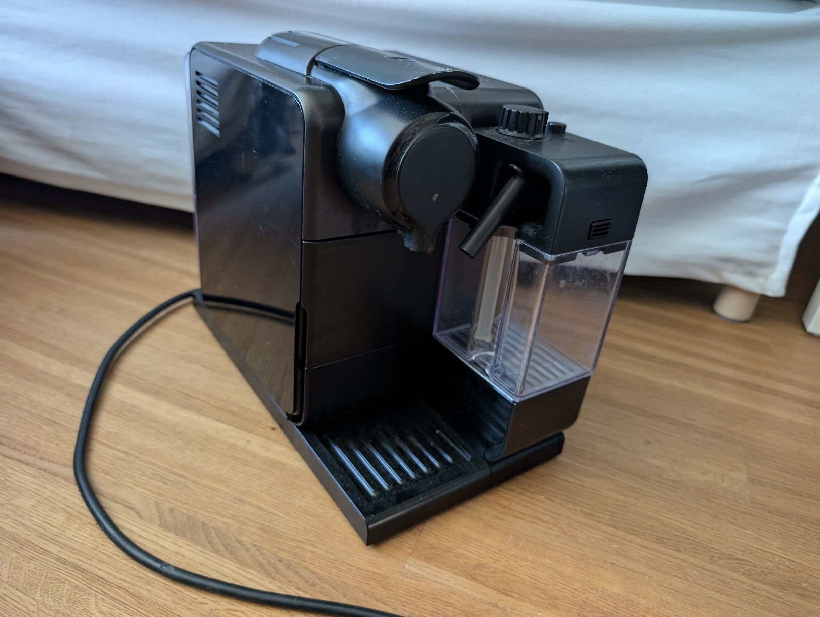 Nespresso Macchine per caffè & Macchine per espresso: De'Longhi Nespresso Lattissima Touch – Usato da Zürich venduto da moonooloo 1
