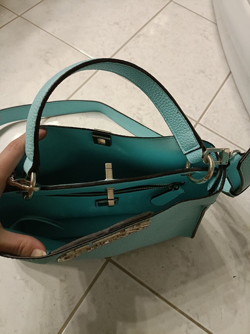 Guess Borse da donna: Sac à mains Guess – Nuovo (secondo la descrizione) da Vétroz venduto da cin_2rdg 1