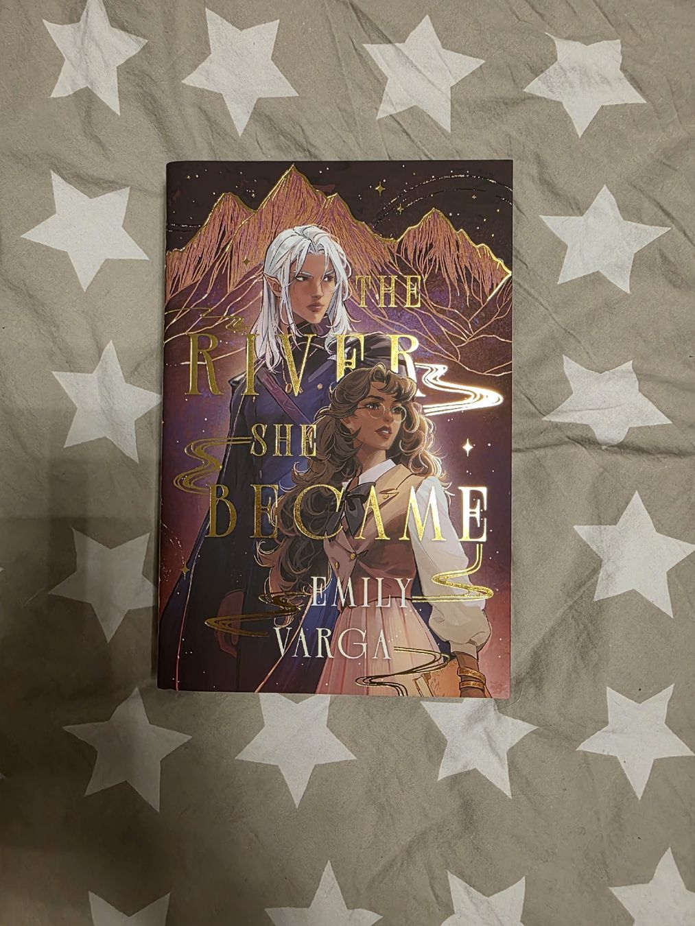 Bücher: fairyloot The river she became – Neu und originalverpackt aus Erlen von Noloka_green