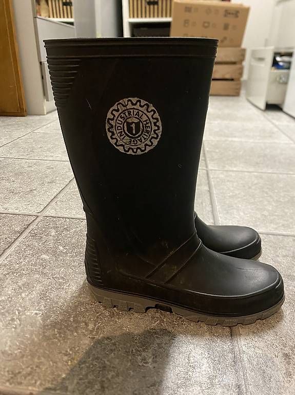 Chaussures garçon: Gummistiefel Kind Grösse 35 – D'occasion à Ittigen par mar_9fd6