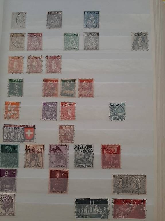 Album: Briefmarken-Einsteckbuch LEUCHTTURM rot A4-Format, 64 Seiten – Usato da Basel venduto da Renato_hirzi 1