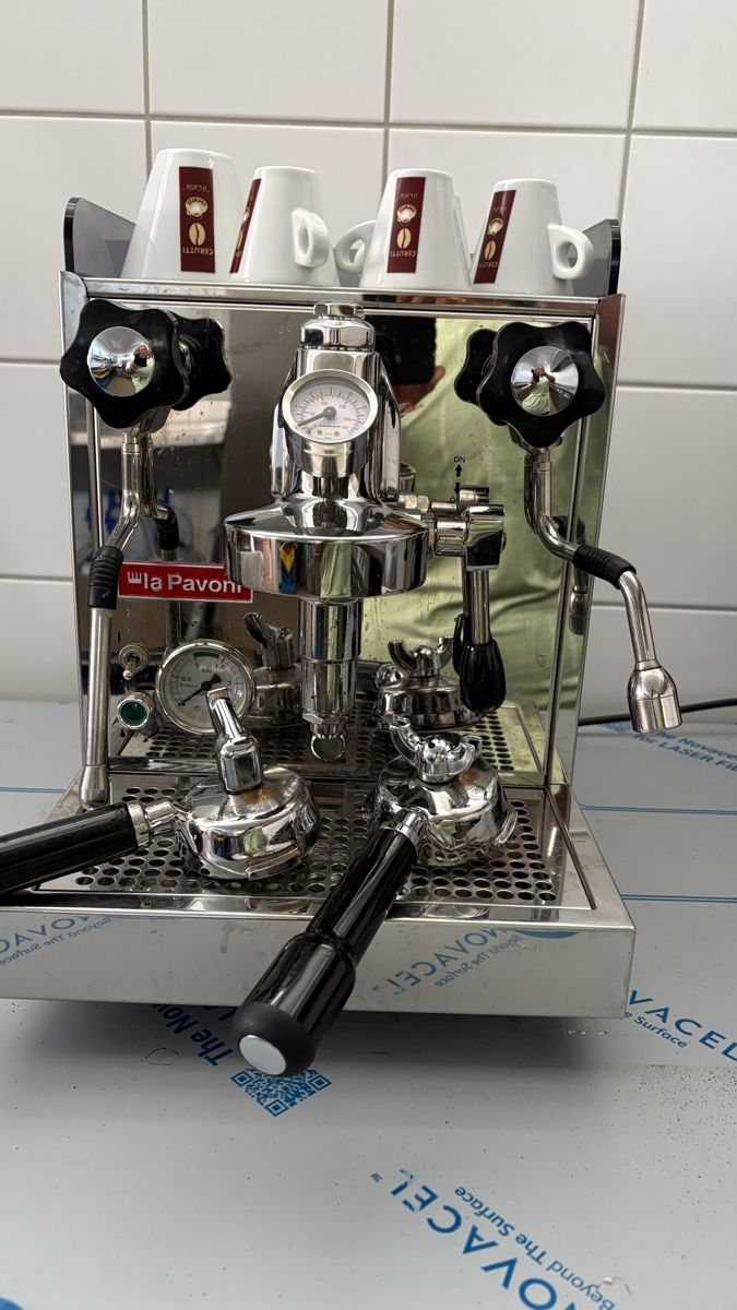 La Pavoni Macchine per caffè & Macchine per espresso: La Pavoni Semiprofessionell Velloni Classic – Usato da Riehen venduto da funkyjazz 5