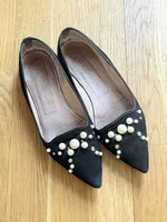 BLACK EMBELLISHED BALLET FLATS