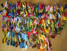 200 Stickfäden Stickgarn (200 verschiedene Farben!) NEU