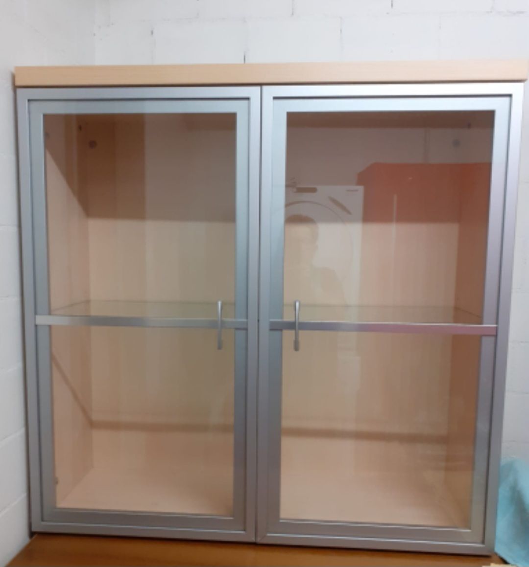 Vetrine: Gut erhaltene Wohnwand/Sideboard Kombination mit Vitrine. – Usato da Rüti ZH venduto da Frodo14 3