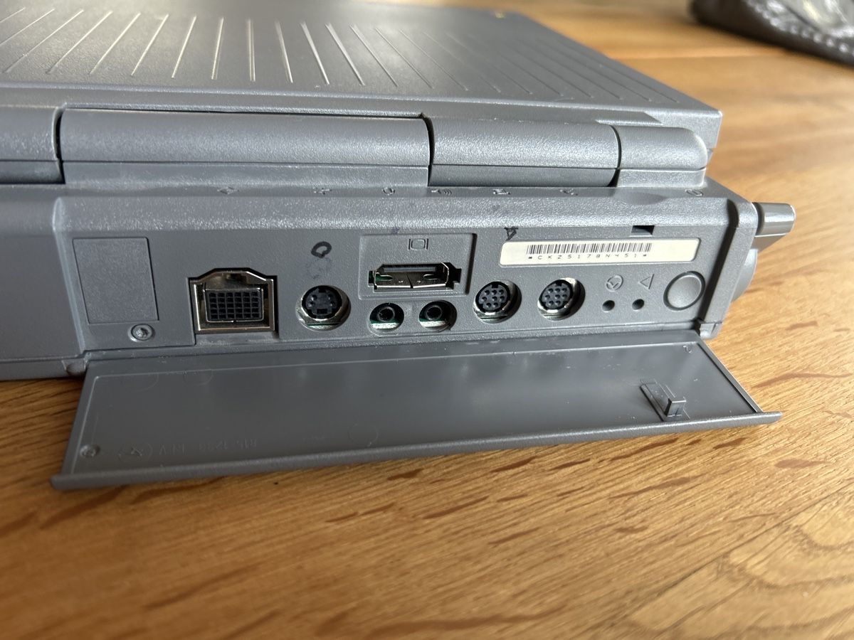 Apple Notebooks: Apple Macintosh PowerBook 160 – Defekt aus Elsau von  3