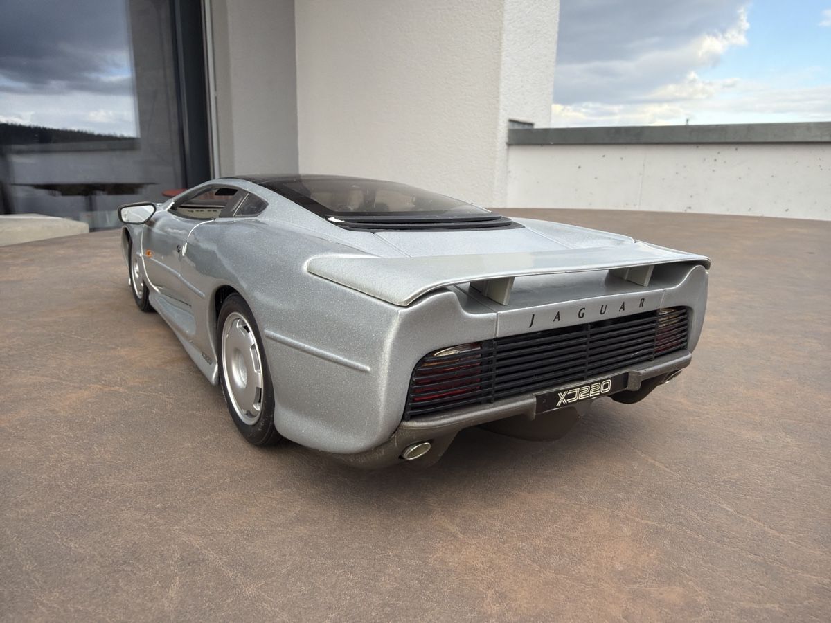 Maisto Modellini d'auto: Jaguar XJ220 - Maisto - 1/12 – Usato da Wolfwil venduto da Rolex1 2