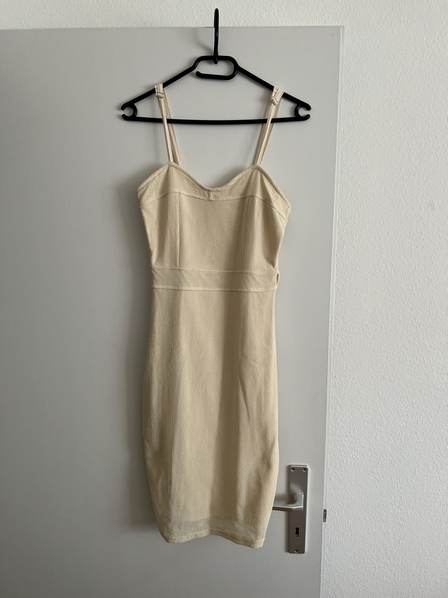 Robes: Beiges kurzes Kleid - S – Neuf (Voir description) à Rothrist par FL_17