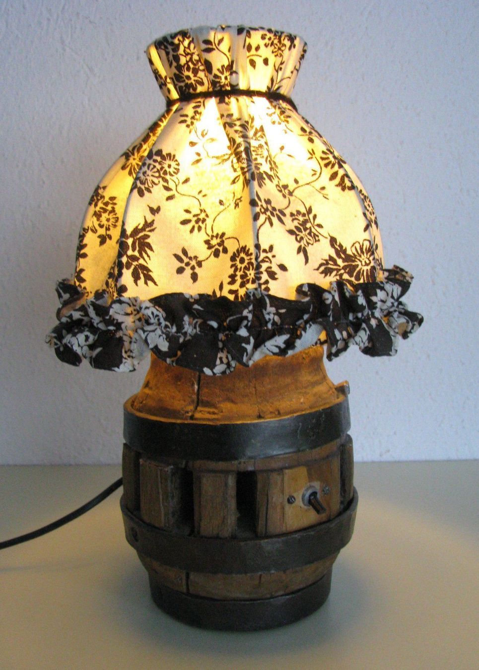Lampen: Lampe aus Wagenradnabe. – Gebraucht aus Küblis von Corvus8595