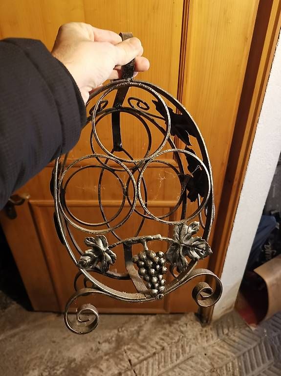 Portabottiglie: Porte bouteilles forgé – Usato da Chermignon-d'en-Bas venduto da lio_m6xh 1