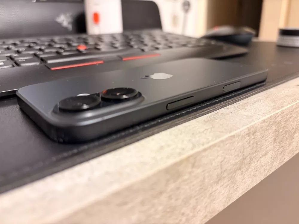 Apple Telefoni cellulari / Smartphones: Apple iPhone 16 128 GB Schwarz – Usato da Dietikon venduto da The-Star-Shop 4