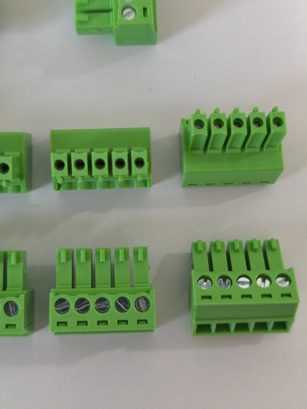 Esu Modellini di ferrovie: 10 Stück 5 Pin Stecker für ESU Weichen Deckoder und Extender – Nuovo (secondo la descrizione) da Uzwil venduto da Bruchpilot64 2
