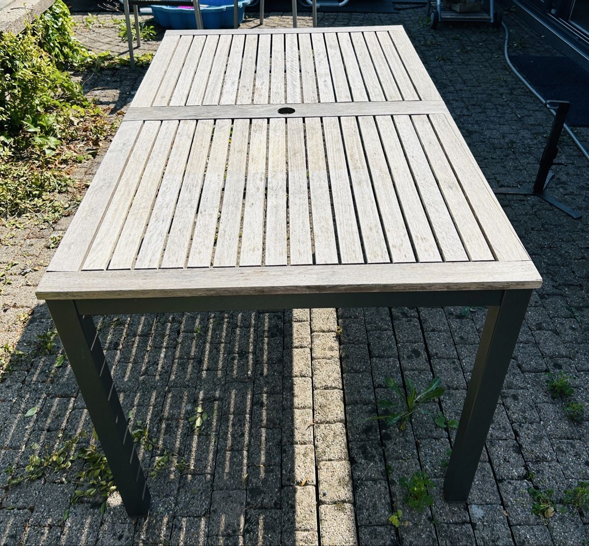 Tavoli: Gartentisch Holz Metall Grau – Usato da Wittenwil venduto da MIKA_1904